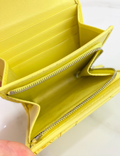 GUCCI GG MARMONT COMPACT WALLET IN YELLOW