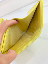 GUCCI GG MARMONT COMPACT WALLET IN YELLOW