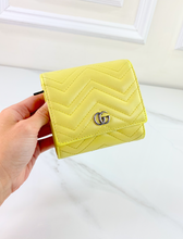 GUCCI GG MARMONT COMPACT WALLET IN YELLOW