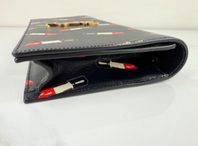 YSL LIPSTICK PRINT CLASSIC KATE CLUTCH / ON CHAIN