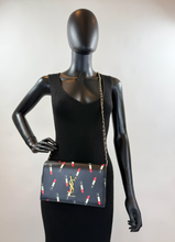 YSL LIPSTICK PRINT CLASSIC KATE CLUTCH / ON CHAIN