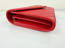 YSL MATELASSE FLAP ENVELOPE CROSSBODY IN RED