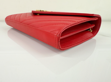 YSL MATELASSE FLAP ENVELOPE CROSSBODY IN RED
