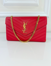 YSL MATELASSE FLAP ENVELOPE CROSSBODY IN RED