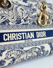 DIOR LADY D-LITE MEDIUM EMBROIDERED TOILE DE JOUY IN NAVY AND WHITE