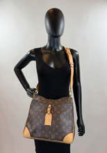 LOUIS VUITTON ODEON MM NM