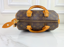 LOUIS VUITTON SPEEDY 25 MONOGRAM