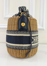 DIOR OBLIQUE DRAWSTRING BUCKET BAG