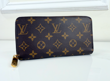 LOUIS VUITTON WALLET ZIPPY IN ROSE PINK