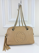 GUCCI SOHO CHAIN SHOULDER BAG IN NEUTRAL