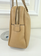 GUCCI SOHO CHAIN SHOULDER BAG IN NEUTRAL