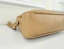 GUCCI SOHO CHAIN SHOULDER BAG IN NEUTRAL
