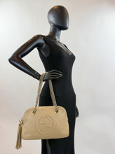 GUCCI SOHO CHAIN SHOULDER BAG IN NEUTRAL