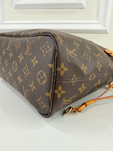 LOUIS VUITTON NEVERFULL PM FULL SET + CHARM