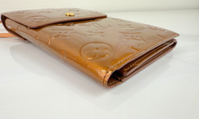 LOUIS VUITTON VERNIS WALKER WALLET