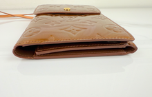 LOUIS VUITTON VERNIS WALKER WALLET