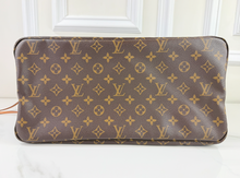 LOUIS VUITTON NEVERFULL GM IN FUCHSIA
