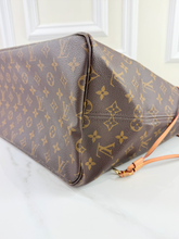 LOUIS VUITTON NEVERFULL GM IN FUCHSIA