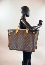 LOUIS VUITTON NEVERFULL GM IN FUCHSIA