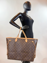 LOUIS VUITTON NEVERFULL GM IN FUCHSIA