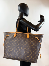 LOUIS VUITTON NEVERFULL GM IN BEIGE