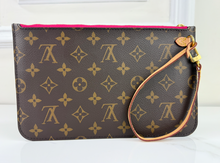 LOUIS VUITTON NEVERFULL POCHETTE FUCHSIA