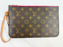 LOUIS VUITTON NEVERFULL POCHETTE FUCHSIA
