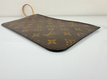LOUIS VUITTON NEVERFULL POCHETTE FUCHSIA