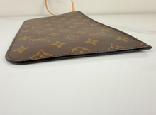 LOUIS VUITTON NEVERFULL POCHETTE FUCHSIA