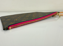 LOUIS VUITTON NEVERFULL POCHETTE FUCHSIA