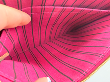 LOUIS VUITTON NEVERFULL POCHETTE FUCHSIA