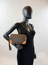 LOUIS VUITTON POCHETTE MARLY DRAGONNE 22