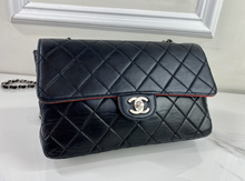 CHANEL CLASSIC MEDIUM SINGLE FLAP BLACK AND RED