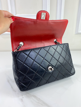 CHANEL CLASSIC MEDIUM SINGLE FLAP BLACK AND RED