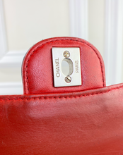 CHANEL CLASSIC MEDIUM SINGLE FLAP BLACK AND RED