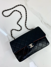 CHANEL CLASSIC MEDIUM SINGLE FLAP BLACK AND RED