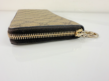 GUCCI ZIP AROUND WALLET