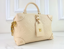 LOUIS VUITTON PETITE MALLE SOUPLE EMPREINTE IN CREME
