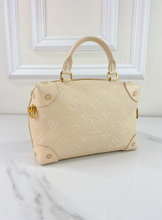 LOUIS VUITTON PETITE MALLE SOUPLE EMPREINTE IN CREME