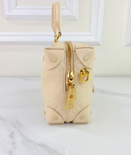 LOUIS VUITTON PETITE MALLE SOUPLE EMPREINTE IN CREME