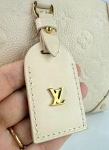 LOUIS VUITTON PETITE MALLE SOUPLE EMPREINTE IN CREME