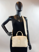 LOUIS VUITTON PETITE MALLE SOUPLE EMPREINTE IN CREME