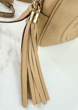 GUCCI SOHO DISCO CROSSBODY IN TAN