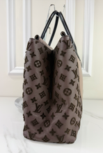 LOUIS VUITTON W TOTE GM CUIR ORFEVRE VEAU CACHEMIRE LIMITED EDITION