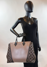 LOUIS VUITTON W TOTE GM CUIR ORFEVRE VEAU CACHEMIRE LIMITED EDITION