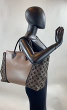 LOUIS VUITTON W TOTE GM CUIR ORFEVRE VEAU CACHEMIRE LIMITED EDITION