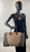LOUIS VUITTON W TOTE GM CUIR ORFEVRE VEAU CACHEMIRE LIMITED EDITION