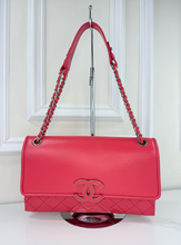 CHANEL HAMPTONS ACCORDION FLAP IN PINK