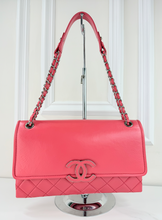 CHANEL HAMPTONS ACCORDION FLAP IN PINK