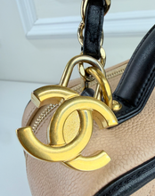 CHANEL LARGE CAVIAR QUILTED CC FILIGREE VANITY CASE IN BEIGE AND BLACK